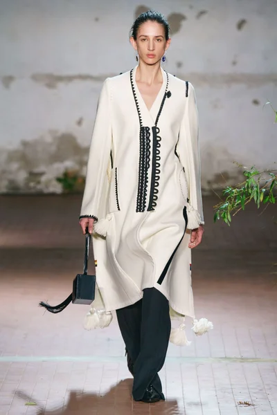 Look 49